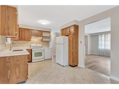 528 Havelock Drive, Waterloo, ON - Indoor Photo Showing Kitchen