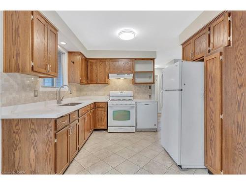 528 Havelock Drive, Waterloo, ON - Indoor Photo Showing Kitchen