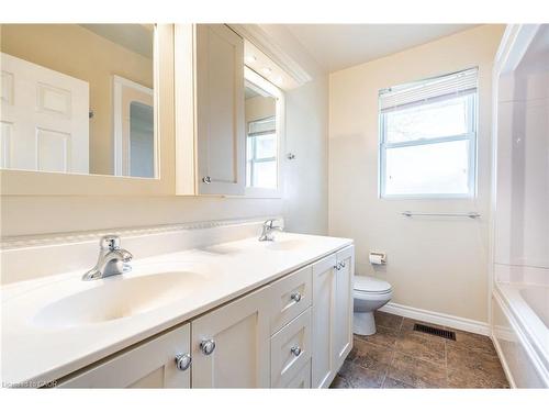 699 Rymal Road W, Hamilton, ON - Indoor Photo Showing Bathroom