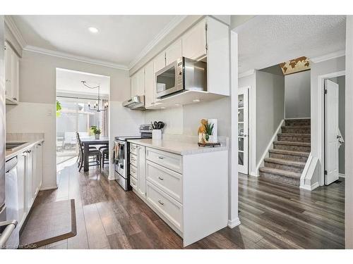 307 Highridge Avenue, Hamilton, ON - Indoor Photo Showing Kitchen With Upgraded Kitchen