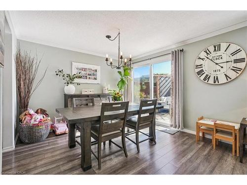307 Highridge Avenue, Hamilton, ON - Indoor Photo Showing Dining Room