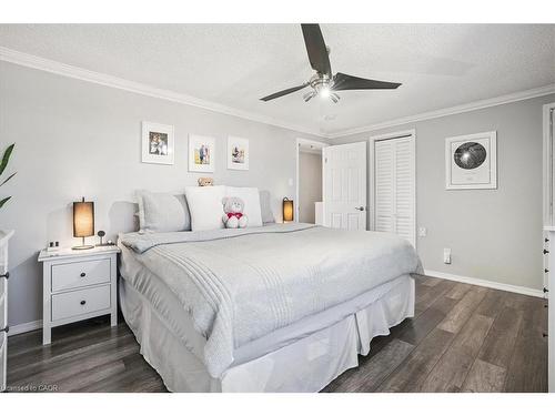307 Highridge Avenue, Hamilton, ON - Indoor Photo Showing Bedroom