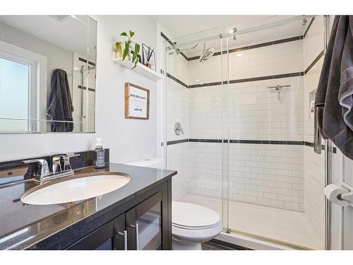 307 Highridge Avenue, Hamilton, ON - Indoor Photo Showing Bathroom