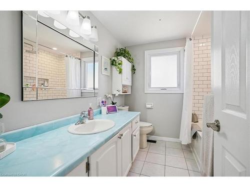 307 Highridge Avenue, Hamilton, ON - Indoor Photo Showing Bathroom