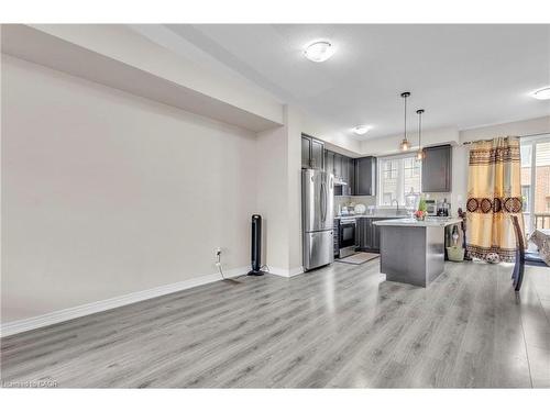 68 Esplanade Lane, Grimsby, ON - Indoor Photo Showing Kitchen