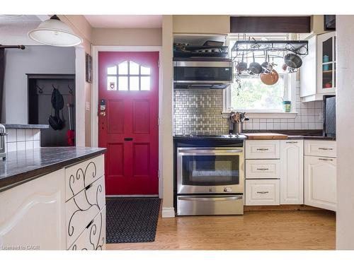 185 East 13Th Street, Hamilton, ON - Indoor Photo Showing Kitchen