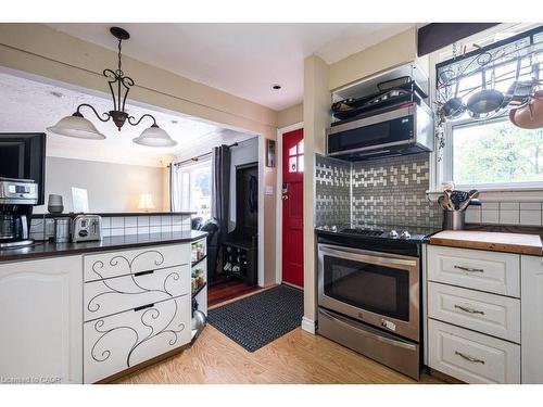185 East 13Th Street, Hamilton, ON - Indoor Photo Showing Kitchen