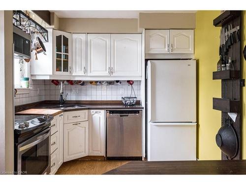 185 East 13Th Street, Hamilton, ON - Indoor Photo Showing Kitchen