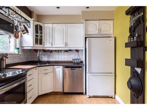 185 East 13Th Street, Hamilton, ON - Indoor Photo Showing Kitchen