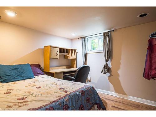 185 East 13Th Street, Hamilton, ON - Indoor Photo Showing Bedroom