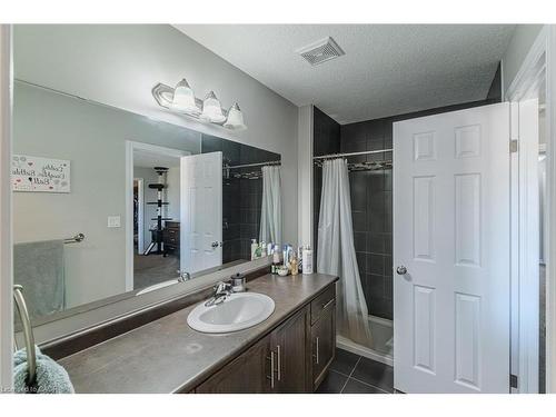 1384 Caen Avenue, Woodstock, ON - Indoor Photo Showing Bathroom