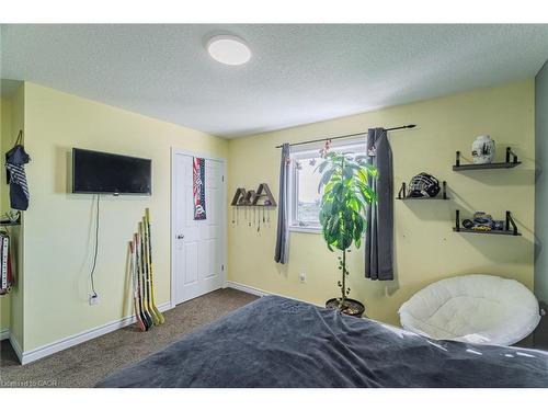 1384 Caen Avenue, Woodstock, ON - Indoor