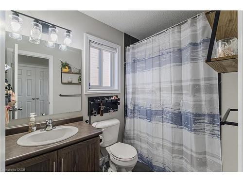1384 Caen Avenue, Woodstock, ON - Indoor Photo Showing Bathroom
