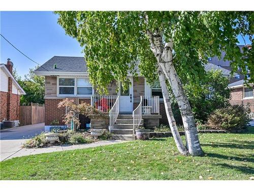 2-122 Toby Crescent, Hamilton, ON - Outdoor