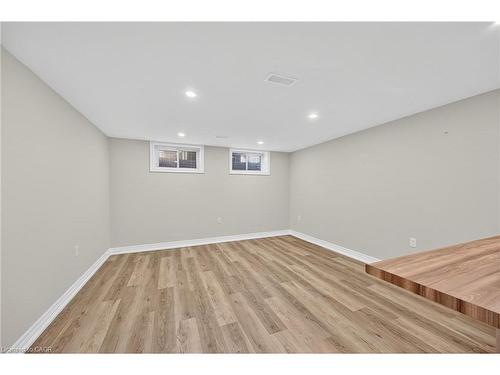 2-122 Toby Crescent, Hamilton, ON - Indoor