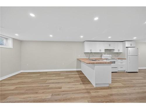 2-122 Toby Crescent, Hamilton, ON - Indoor