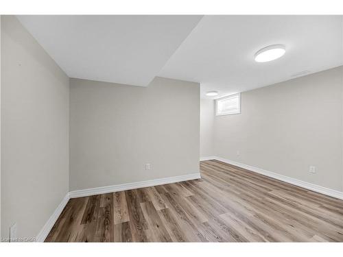 2-122 Toby Crescent, Hamilton, ON - Indoor Photo Showing Other Room