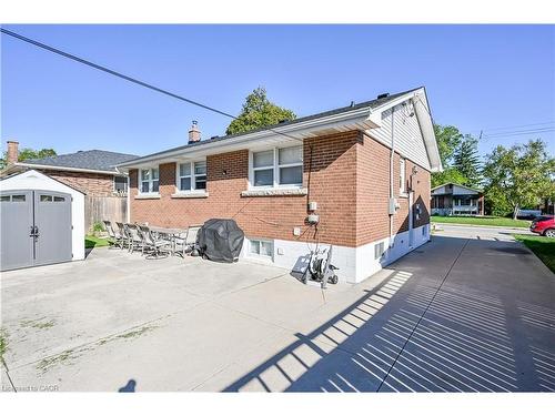 2-122 Toby Crescent, Hamilton, ON - Outdoor With Exterior