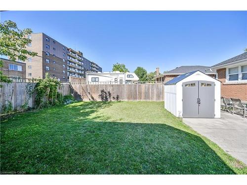 2-122 Toby Crescent, Hamilton, ON - Outdoor
