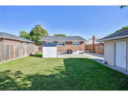 2-122 Toby Crescent, Hamilton, ON - Outdoor