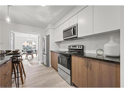 6-182 Bridge Crescent, Minto, ON - Indoor Photo Showing Kitchen