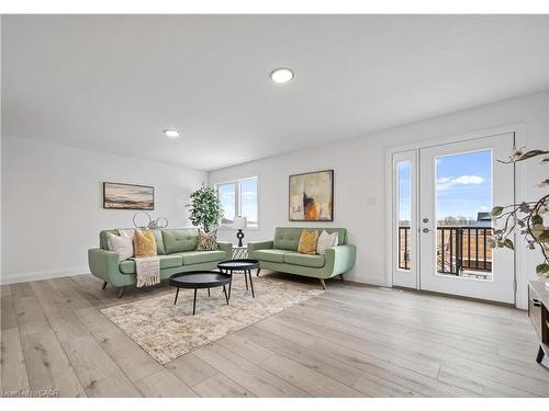 6-182 Bridge Crescent, Minto, ON - Indoor Photo Showing Living Room