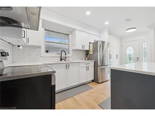 775 Regent Street, Cambridge, ON - Indoor Photo Showing Kitchen With Stainless Steel Kitchen With Upgraded Kitchen