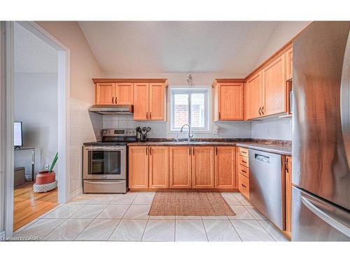 503 Hidden Creek Drive, Kitchener, ON - Indoor Photo Showing Kitchen