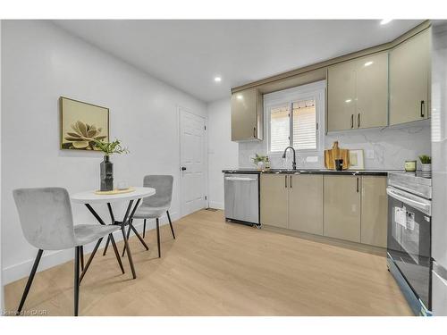 46 Bonaparte Lane, London, ON - Indoor Photo Showing Kitchen
