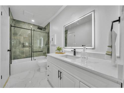 46 Bonaparte Lane, London, ON - Indoor Photo Showing Bathroom