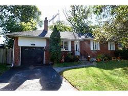 992 Baldwin Road  Mississauga, ON L4Y 1J2