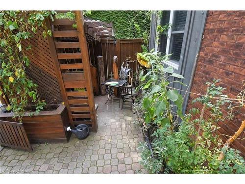 1-217 Caroline Street S, Hamilton, ON - Outdoor