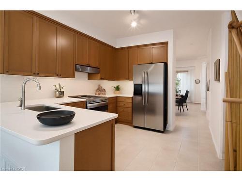 491 Pettit Trail, Milton, ON - Indoor Photo Showing Kitchen With Double Sink