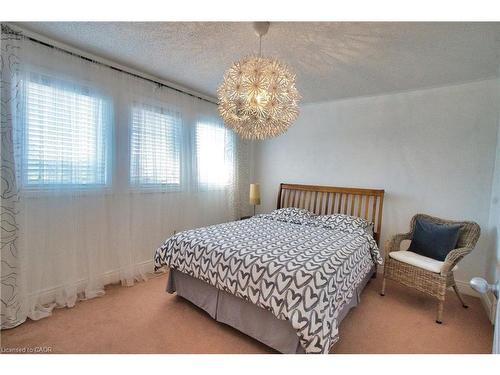 491 Pettit Trail, Milton, ON - Indoor Photo Showing Bedroom