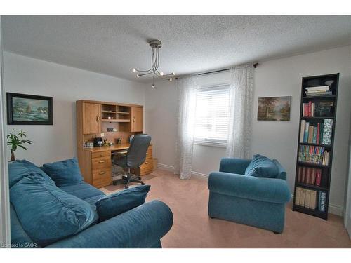 491 Pettit Trail, Milton, ON - Indoor Photo Showing Living Room