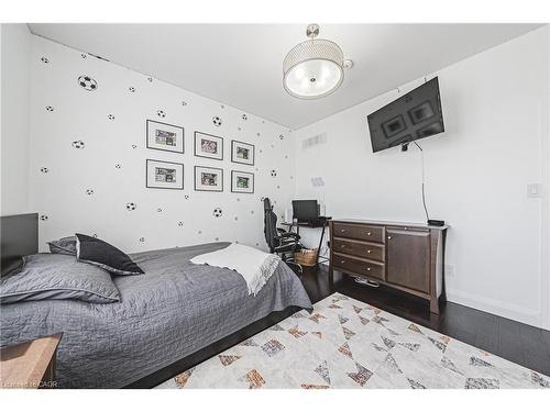 2855 Haldimand 9 Road, York, ON - Indoor Photo Showing Bedroom