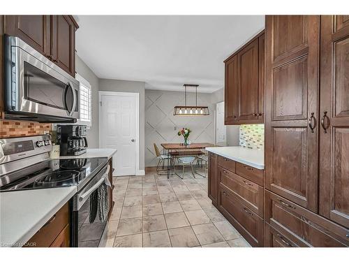 A-174 Kings Forest Drive, Hamilton, ON - Indoor Photo Showing Kitchen