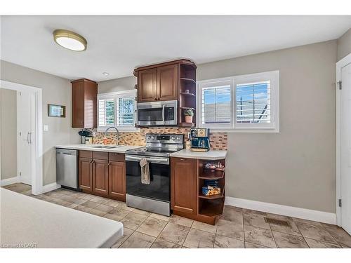 A-174 Kings Forest Drive, Hamilton, ON - Indoor Photo Showing Kitchen