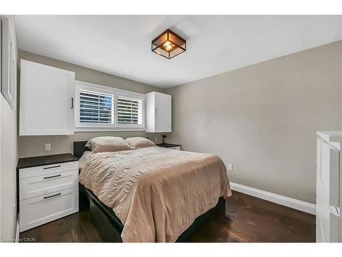 A-174 Kings Forest Drive, Hamilton, ON - Indoor Photo Showing Bedroom