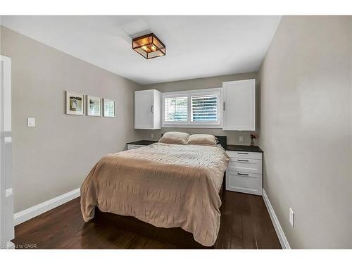 A-174 Kings Forest Drive, Hamilton, ON - Indoor Photo Showing Bedroom