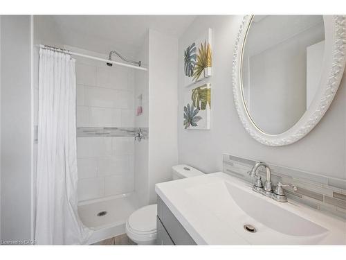 95 Macatee Place, Cambridge, ON - Indoor Photo Showing Bathroom