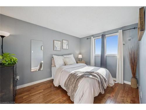 95 Macatee Place, Cambridge, ON - Indoor Photo Showing Bedroom