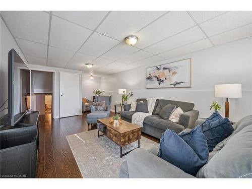 95 Macatee Place, Cambridge, ON - Indoor Photo Showing Living Room