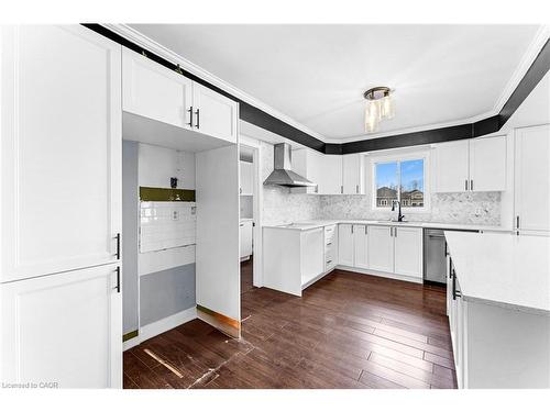 20 Wasaga Sands Drive, Wasaga Beach, ON - Indoor Photo Showing Kitchen With Upgraded Kitchen