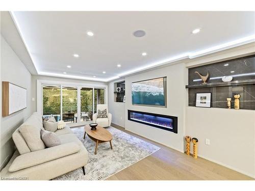 1857 Friar Tuck Court, Mississauga, ON - Indoor Photo Showing Living Room With Fireplace
