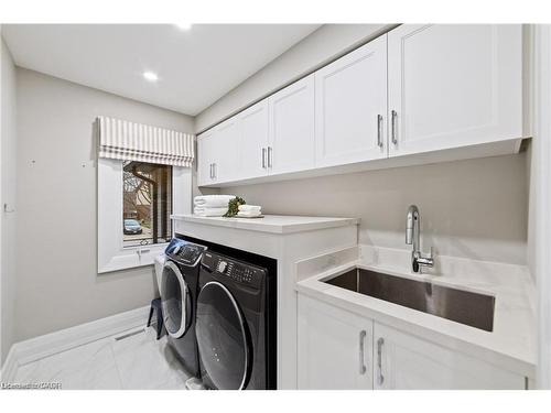 1857 Friar Tuck Court, Mississauga, ON - Indoor Photo Showing Laundry Room