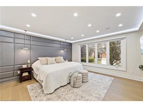 1857 Friar Tuck Court, Mississauga, ON - Indoor Photo Showing Bedroom