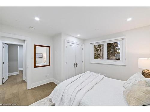 1857 Friar Tuck Court, Mississauga, ON - Indoor Photo Showing Bedroom