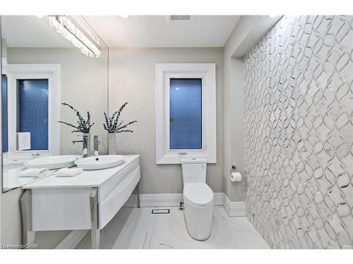 1857 Friar Tuck Court, Mississauga, ON - Indoor Photo Showing Bathroom