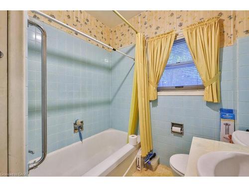 945 Beechwood Avenue, Mississauga, ON - Indoor Photo Showing Bathroom